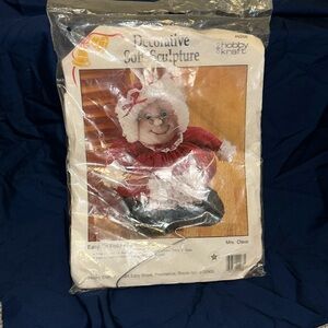 Hobby Kraft Mrs Claus Christmas Decorative Soft Sculpture Kit 9268 vintage